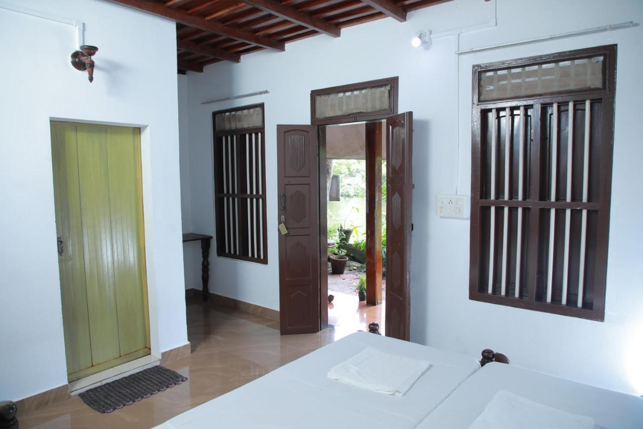 Malayalam Lake Resort Alappuzha Exterior foto