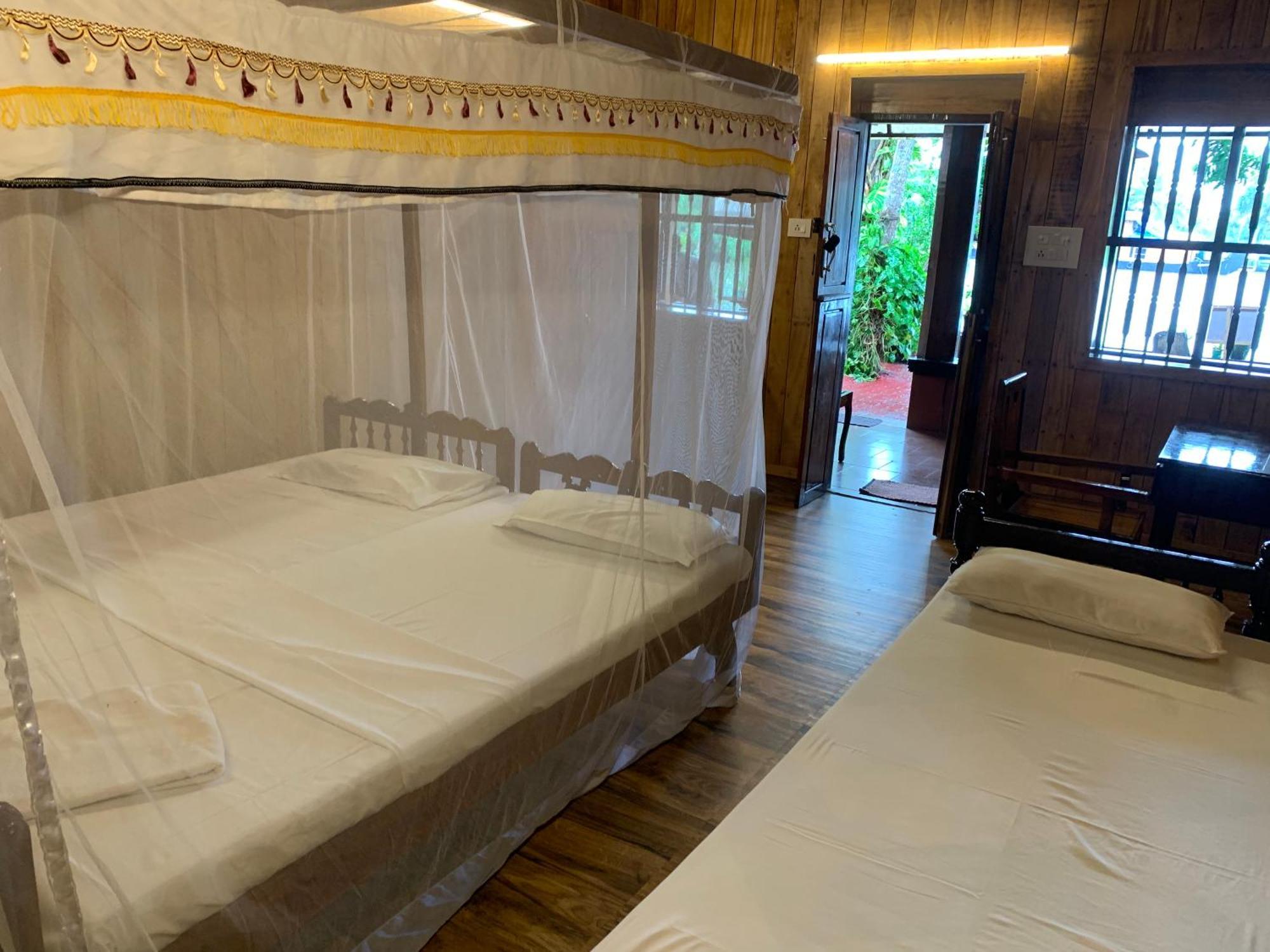 Malayalam Lake Resort Alappuzha Exterior foto
